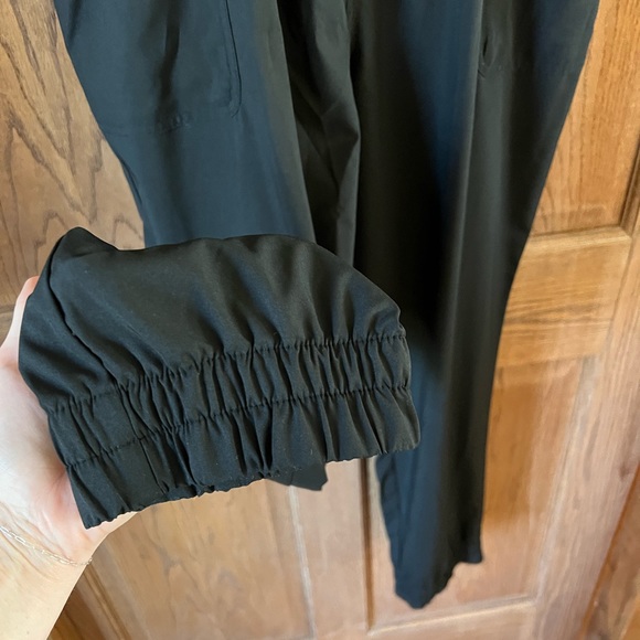 Old Navy athletic jogger jumpsuit size M. NEW WITH TAGS - Picture 3 of 5